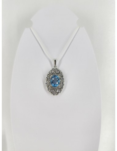 10K white gold blue topaz and diamond pendant  18332 est présent 