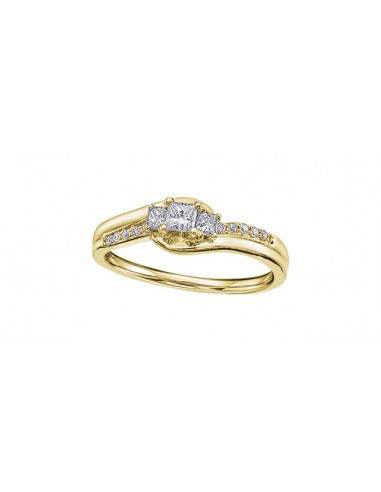 Engagement Ring 10 Karat Gold Canadian Diamond - Trinity Princess Cut chez Cornerstreet bien 